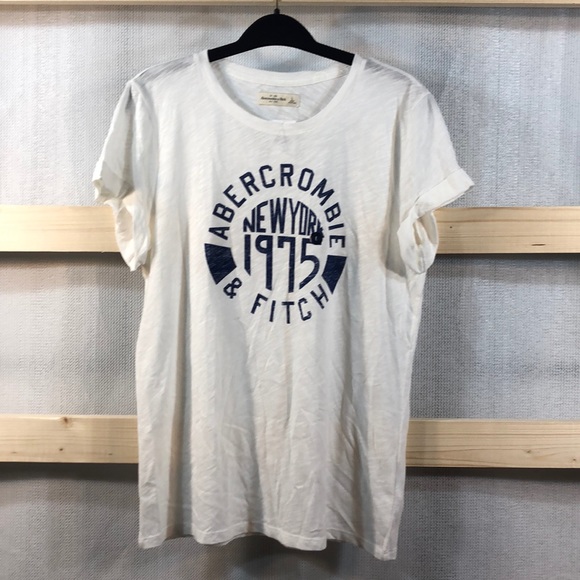 NWT Abercrombie & Fitch Graphic Tees Size: L - Picture 2 of 5